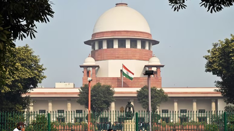 UGC Equity Regulations 2026: યુજીસી ઈક્વિટી રેગ્યુલેશન્સ પર સુપ્રીમ કોર્ટની કડક કાર્યવાહી: કેન્દ્ર અને યુજીસીને નોટિસ ફટકારી 1 l9qa7s6d