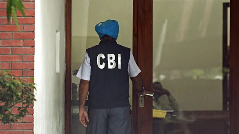 Cyber Strike CBI Operation: સાયબર ઠગો પર CBI નો પ્રહાર: અમેરિકા અને બ્રિટન સુધી ફેલાયેલા નેટવર્કનો ‘ઓપરેશન સાઈ-સ્ટ્રાઈક’ દ્વારા સફાયો; ૧૦ રાજ્યોમાં દરોડા અને કરોડોની ઠગાઈના પુરાવા જપ્ત 1 nmlsp352