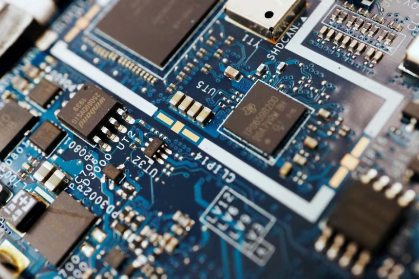 HCL Foxconn Semiconductor JV: ભારત બનશે 'ચિપ' પાવરહાઉસ, HCL અને ફોક્સકોનનો જેવરમાં ૩૭૦૦ કરોડનો મેગા પ્લાન્ટ 1 s6jn3ytz