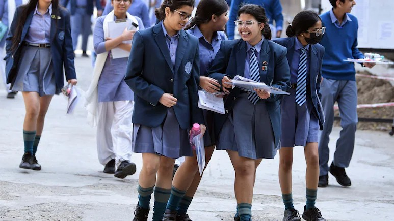 CBSE Exam Dress Code 2026: કેન્દ્ર પર શું સાથે લઈ જવું, કપડાં કેવા પહેરવા...? ગાઈડલાઈન અને ડ્રેસ કોડ બરાબર સમજી લો 1 yrsvvqtg