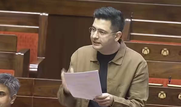 Raghav Chadha on Mobile Users: ફોન મારો, સિમ મારું તો મનમાની તમારી કેમ? રાઘવ ચઢ્ઢાએ સંસદમાં મોબાઈલ કંપનીઓની મનમાની સામે ઉઠાવ્યો અવાજ 1 6gfh1y27