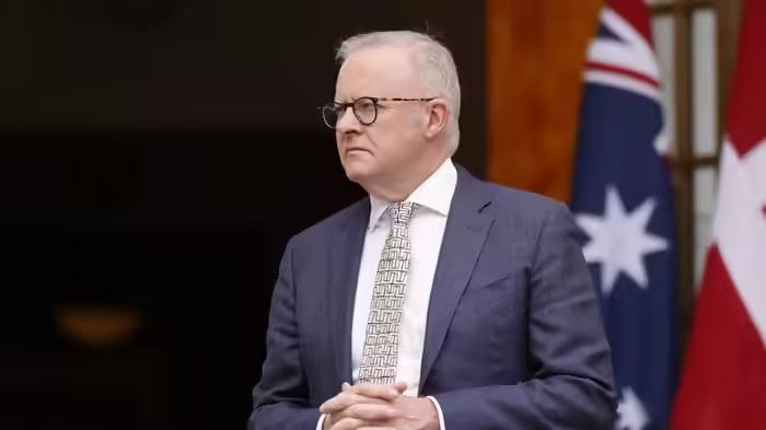 Anthony Albanese Sydney Mosque Protest: ઓસ્ટ્રેલિયાના PM અલ્બનીઝની ઈદ પર સિડનીની મસ્જિદમાં હૂટિંગ, નરસંહાર સમર્થકના લાગ્યા નારા, બચીને ભાગ્યા 1 6svfyolt