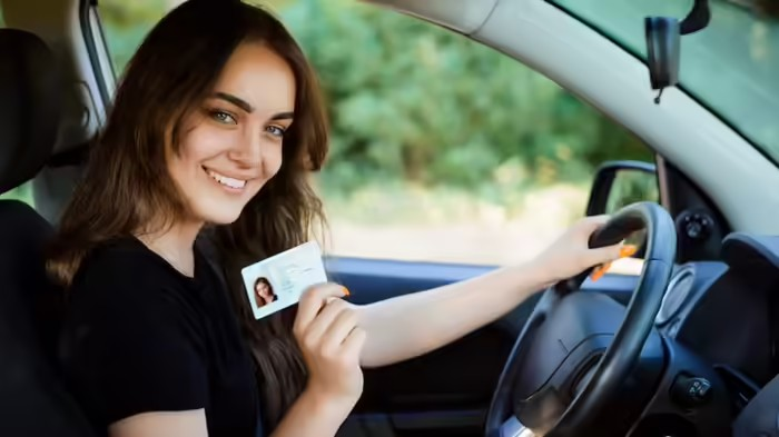 US Student Driving License: શું US માં વિદેશી વિદ્યાર્થીઓને પણ મળે છે ડ્રાઇવિંગ લાયસન્સ? જાણો શું છે તેને મેળવવાની રીત 1 9raq8aoa