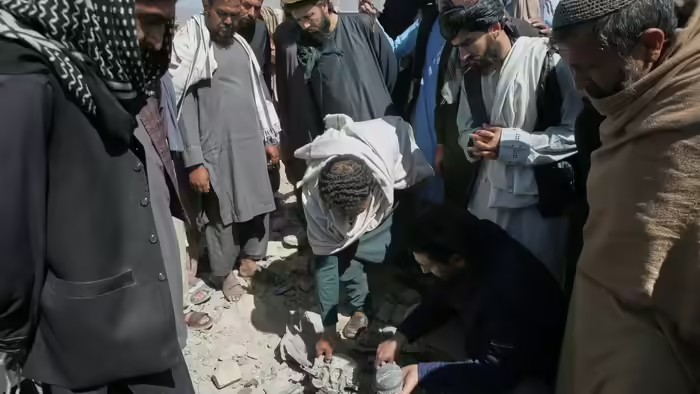 Kabul Hospital Airstrike 2026: કાબુલમાં લોહીની હોળી: પાકિસ્તાની એરસ્ટ્રાઈકમાં 400 ના મોત બાદ તાલિબાન આક્રમક, બદલો લેવા 'જંગ' ની જાહેરાત 1 as5w8aap