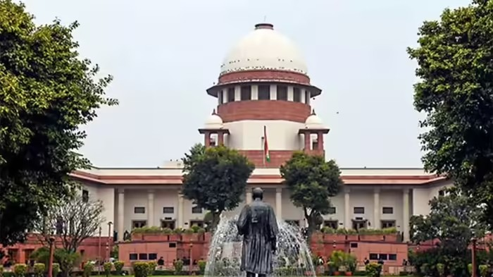 Gurugram POCSO Case Supreme Court: ન્યાયતંત્રમાં અસંવેદનશીલતા: ગુરુગ્રામ POCSO કેસમાં સુપ્રીમ કોર્ટ લાલઘૂમ, આરોપીઓની હાજરીમાં બાળકીની પૂછપરછ પર મેજિસ્ટ્રેટ પાસે માંગ્યો જવાબ 1 ezoppfqi