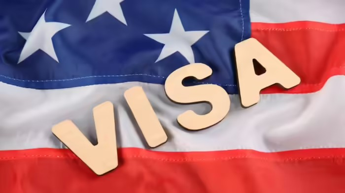 US OPT Work Permit Fees: અમેરિકન ડ્રીમ પર મોંઘવારીનો ફટકો, ગ્રીન કાર્ડ અને વર્ક પરમિટની પ્રીમિયમ પ્રોસેસિંગ ફીમાં થયો મોટો વધારો 1 l9gb81ic