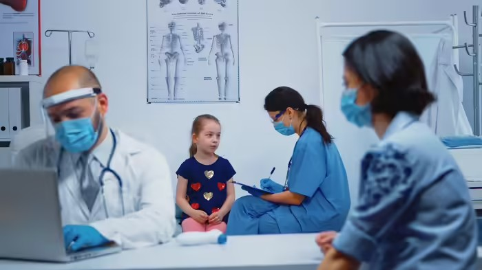 Medical Profession Burnout India: ભારતના ૯૧ ટકા ડોક્ટરો કેમ નથી ઈચ્છતા કે તેમના સંતાનો મેડિકલ લાઈનમાં આવે? આની પાછળ 4 મોટા કારણ: રિપોર્ટ 1 nehp5bmu