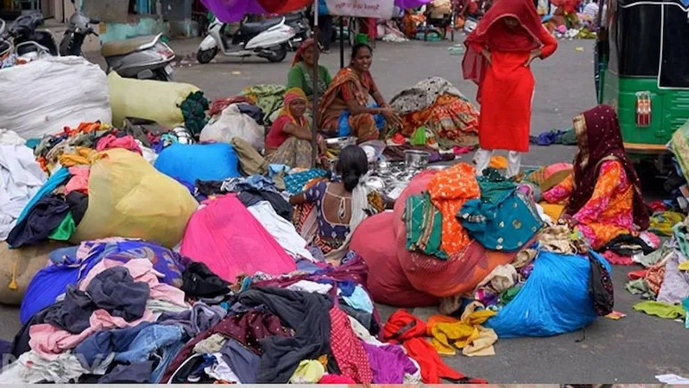 Sell Old Clothes Online India: સ્માર્ટ રી-કોમર્સનો જમાનો: જાણો કેવી રીતે જૂના કપડાં વેચીને પૈસા કમાઈ શકો છો 1
