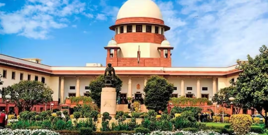 Sabrimala Temple Case SC: ધર્મમાં કોર્ટની દખલગીરી કેટલી યોગ્ય? સબરીમાલા કેસમાં સોલિસિટર જનરલે ઉઠાવ્યા ગંભીર સવાલો, જાણો પિતૃસત્તા અને ધાર્મિક પરંપરાઓ પર શું થઈ સુપ્રીમમાં મોટી દલીલો 1 34desseh