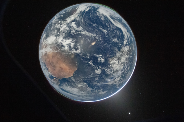 NASA Earth Image 2026: નાસાએ જાહેર કરી પૃથ્વીની અદભૂત તસ્વીર: વાદળી અને ભૂરા રંગમાં ઝળહળતો ગ્રહ 1 49ltotk5