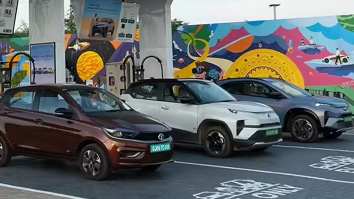 Electric Car Sales India March 2026: ઇલેક્ટ્રિક કાર સેગમેન્ટમાં ટાટા મોટર્સની બાદશાહત, મહિન્દ્રા અને એમજી વચ્ચે કાંટાની ટક્કર, જાણો ટોપ 5 લિસ્ટ 1 754mcthu
