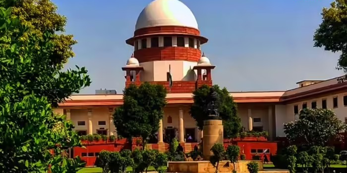 Supreme Court: 'ખરાબ તપાસ કે ઉપજાવી કાઢેલી પૂછપરછ', સુપ્રીમ કોર્ટે 2008ના મર્ડર કેસમાં આજીવન કેદ પામેલા 12 દોષિતોને કર્યા મુક્ત 1 Supreme Court