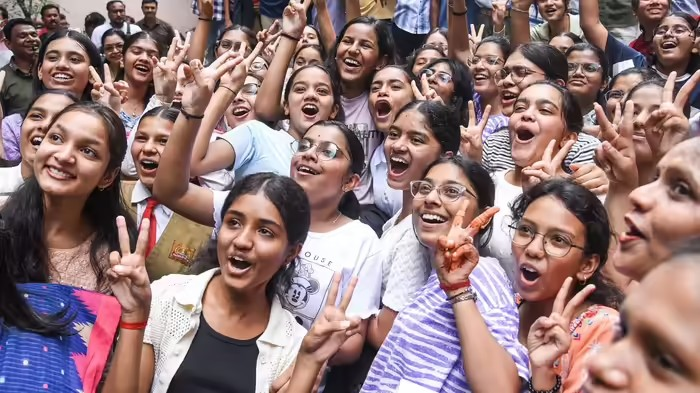 CBSE Result 2026: CBSE રિઝલ્ટમાં 500/500 કેવી રીતે મળી જાય છે? સામે આવ્યા 2 મોટા કારણો 1 CBSE Result 2026