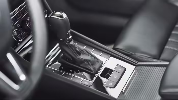 Automatic Car Driving Mistakes: ઓટોમેટિક કાર ચલાવતી વખતે આ ૫ વાતોનું રાખો ખાસ ધ્યાન, નાની ભૂલ પણ તમને કરાવી શકે છે મોટો ખર્ચ 1 Automatic Car Driving Mistakes