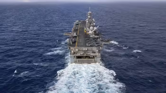 Hormuz Strait US Navy Mine Clearing: ઇસ્લામાબાદમાં વાર્તાની વચ્ચે અમેરિકી સેનાની મોટી જાહેરાત, હોર્મુઝ સ્ટ્રેટમાં ઉતાર્યા પોતાના ૨ મિસાઈલ ડિસ્ટ્રોયર જહાજ 1 Hormuz Strait US Navy Mine Clearing
