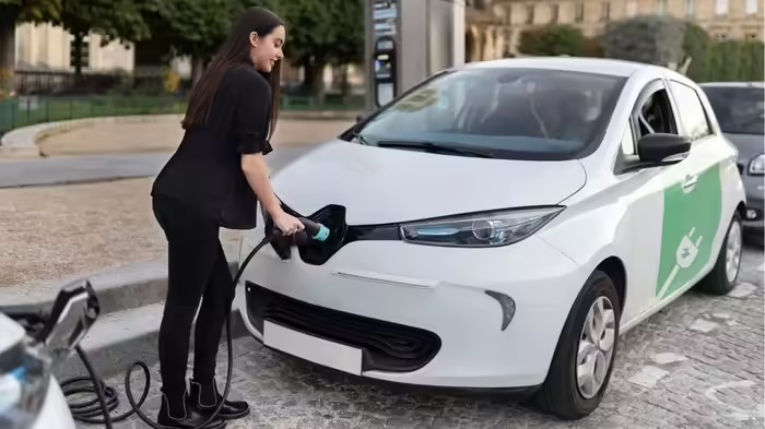 EV Car Range Tips: બેટરી આપશે પૂરો સાથ, જાણો ઇલેક્ટ્રિક કારની રેન્જ વધારવાની 5 સરળ અને અસરકારક રીતો 1 EV Car Range Tips