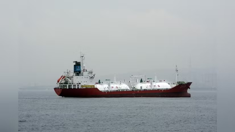 Indian LPG tanker Crosses Hormuz: ભારતીય ઝંડાવાળા સાતમા એલપીજી ટેન્કરે હોર્મુઝ પાર કર્યું, હજુ પણ લાઇનમાં છે 17 જહાજ 1 u20plgfc