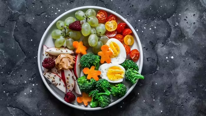 Protein Nutrition Guide: મસલ્સ-ઇમ્યુનિટી વધારવા માટે 40 પછી પ્રોટીન ખાવું કેટલું જરૂરી, વધારે ખાવાથી શું નુકસાન થાય છે 1 Protein Nutrition Guide