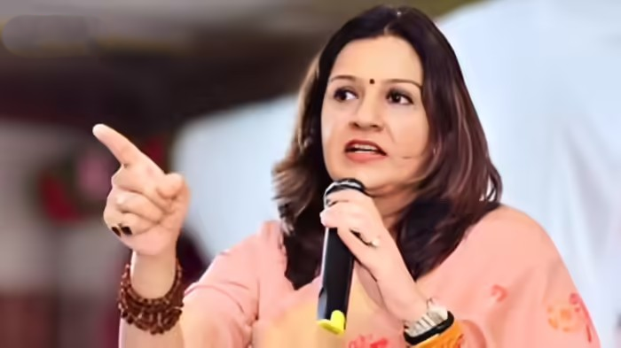 Priyanka Chaturvedi: 'માત્ર જનતાના ગુસ્સા પર જાગે છે સરકારો', પૂર્વ સાંસદ પ્રિયંકા ચતુર્વેદીએ સિસ્ટમ પર કર્યો આકરો હુમલો 1 Priyanka Chaturvedi
