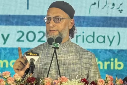 Owaisi Road Namaz Controversy