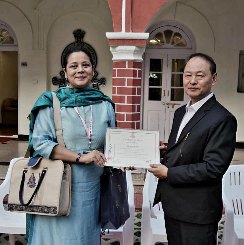 Dr. Soumya Rajan Education Award: ગુજરાતમાં કરેલ ઉત્કૃષ્ટ કામગીરીના અનુસંધાને ડો. સૌમ્યા રાજનને ઉત્કૃષ્ટ કેસ સ્ટડી એવોર્ડ એનાયત કરવામાં આવ્યો. 1 Dr. Soumya Rajan Education Award