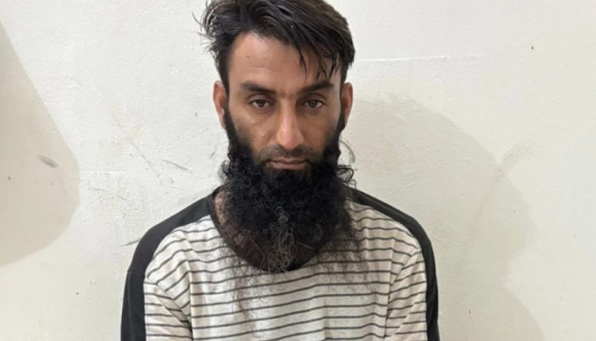 Kutch Police ISIS Arrest: કચ્છમાં સુરક્ષા એજન્સીઓની મોટી કાર્યવાહી, લોડાઈ ગામથી ISISની વિચારધારા ફેલાવનાર શખ્સ ઝડપાયો 1 Kutch Police ISIS Arrest