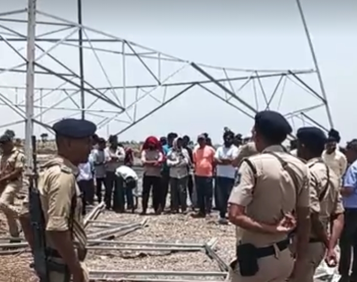 Morbi Farmers Power Grid Dispute: મોરબીના હળવદમાં ખેડૂતોનો ઉગ્ર વિરોધ: 765 કેવી વીજલાઈન મુદ્દે હોબાળો 1 Morbi Farmers Power Grid Dispute