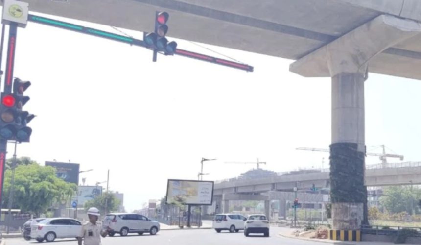 Gandhinagar AI Traffic System: ગાંધીનગરના હેપીનેસ સર્કલ પર AI આધારિત સ્માર્ટ ટ્રાફિક સિસ્ટમ શરૂ, હવે વાહનોની સંખ્યા મુજબ આપમેળે બદલાશે સિગ્નલ 1 Gandhinagar AI Traffic System