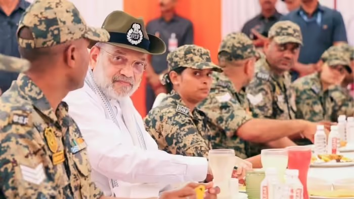 Amit Shah Kutch Visit: કચ્છ સરહદે અમિત શાહની મોટી જાહેરાત, ભારત-પાકિસ્તાન બોર્ડર પર અભેદ્ય Technical Fencing અને નવો સુરક્ષા મંત્ર તૈયાર 1 Amit Shah Kutch Visit