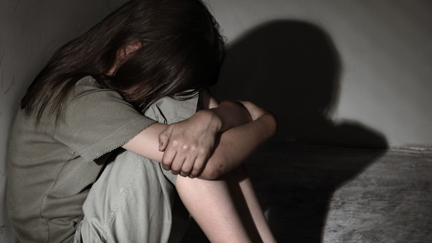 Porbandar Minor Boy Rape Case: પોરબંદરમાં માનવતા લજવાઈ, ૧૨ વર્ષના સગીરે પડોશની માસૂમ બાળકી સાથે આચર્યું દુષ્કર્મ 1 Porbandar Minor Boy Rape Case