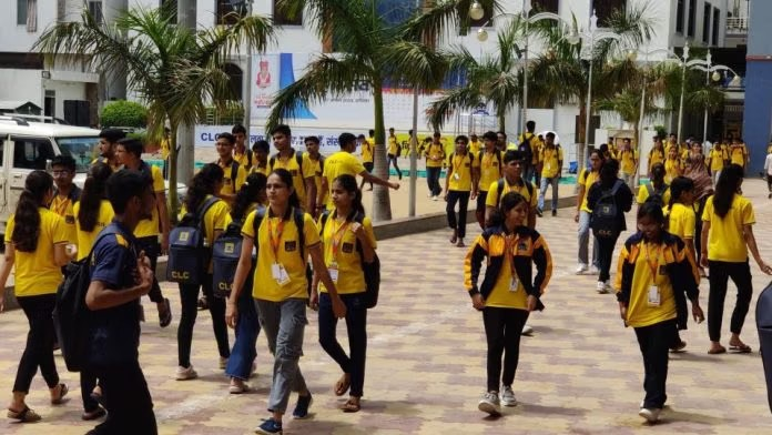 Sikar Coaching Industry Rajasthan: ગજબ છે સીકરની કોટા બનવાની વાર્તા, ત્રણ દાયકામાં બની ગઈ 3 હજાર કરોડની કોચિંગ ઇન્ડસ્ટ્રી, વાંચો આખો પ્રવાસ 1 Sikar Coaching Industry Rajasthan