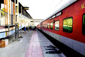 IRCTC Vs RailOne App