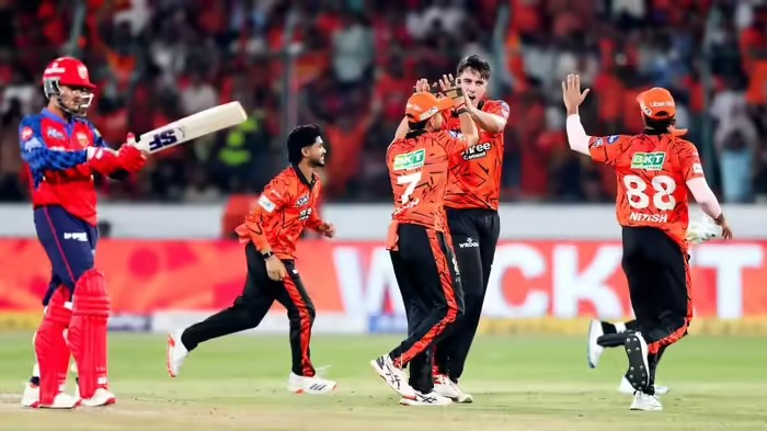 IPL Playoff Scenarios: ટોપ પર SRH, બીજા પર ખસી ગઈ પંજાબ, પ્લેઓફની રેસમાં આ ટીમોને થયું મોટું નુકસાન 1 IPL Playoff Scenarios