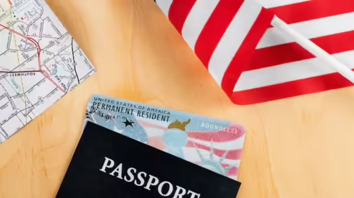 US Green Card Rules: ગ્રીન કાર્ડ પ્રોસેસિંગ માટે હવે US છોડવાની જરૂર નથી, ઇમિગ્રેશન નિયમો પર અમેરિકી ગૃહ મંત્રાલયની મહત્વની સ્પષ્ટતા 1 US Green Card Rules
