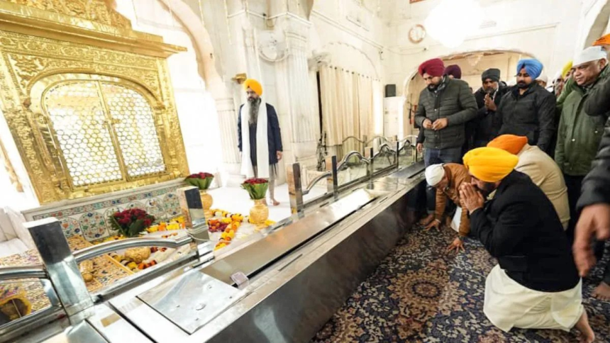 Akal Takht Sahib: શ્રી અકાલ તખ્ત સાહિબ સમક્ષ પંજાબના મુખ્યમંત્રી ભગવંત માન, ધાર્મિક આદેશ અને પંથક વિવાદોનું શું છે સત્ય? 1 Akal Takht Sahib