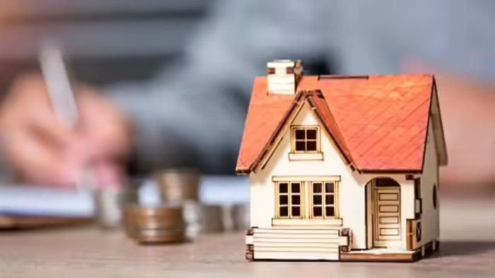 Home Loan Interest Rate: RBI ના નિર્ણયથી હોમ લોન લેનારાઓને મોટી રાહત, જાણો તમામ મુખ્ય બેંકોના વ્યાજ દર અને EMI નું ગણિત 1 Home Loan Interest Rate