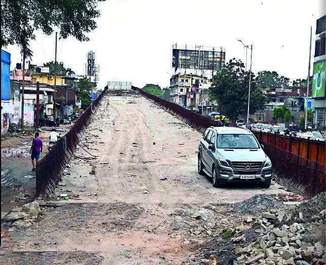 Naroda Patiya Flyover: અમદાવાદનો સૌથી લાંબો ફ્લાયઓવર બન્યો માથાનો દુખાવો, નરોડા પાટિયા પ્રોજેક્ટ વધુ એક વર્ષ લંબાયો 1 Naroda Patiya Flyover