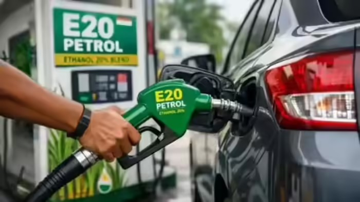 E20 Fuel Insurance Claim: જૂની ગાડીમાં E20 પેટ્રોલ નાખવાથી શું ઇન્શ્યોરન્સ ક્લેમ રિજેક્ટ થશે? જાણો શું છે સત્ય 1 E20 Fuel Insurance Claim