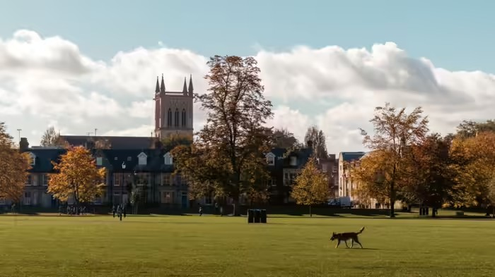 University of Kent Scholarships: બ્રિટિશ યુનિવર્સિટીમાં અભ્યાસની સુવર્ણ તક, ભારતીય વિદ્યાર્થીઓ માટે 6 લાખથી વધુની સ્કોલરશિપની જાહેરાત 1 University of Kent Scholarships