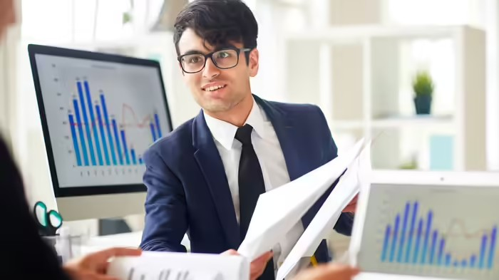 CA Career Tips: માત્ર CA પૂરતું નથી! માર્કેટમાં તમારી વેલ્યુ વધારવા માટે આજે જ કરો આ બેસ્ટ સર્ટિફિકેટ કોર્સ 1 CA Career Tips