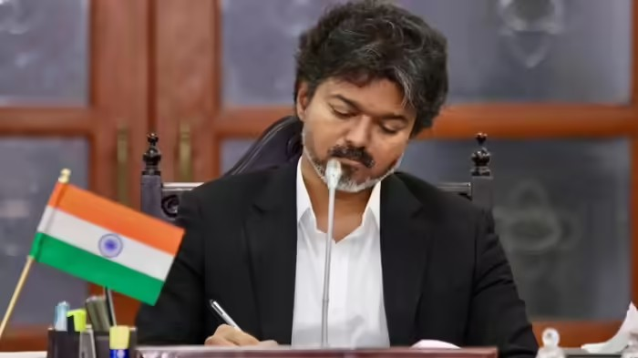 Tamil Nadu Politics: તમિલનાડુમાં બદલાતા રાજકીય સમીકરણો, શું TVK ગઠબંધન પરની નિર્ભરતા ઘટાડી બહુમતી તરફ આગળ વધી રહી છે? 1 Tamil Nadu Politics