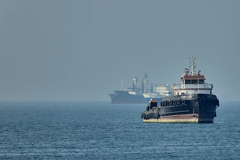 Hormuz shipping fee impact: હોર્મુઝ સામુદ્રધુનીમાં ઈરાનનો નવો 'ટોલ' ટેક્સ, શું તમારા પેટ્રોલ-ડીઝલના ભાવમાં થશે મોટો ઉછાળો? 1 Hormuz shipping fee impact