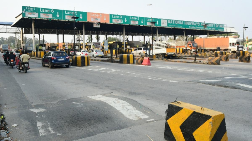 Toll Plaza Removal: નેશનલ હાઇવે પરથી હટી જશે ટોલ નાકા: ગડકરીની મોટી જાહેરાત, નવી ઓટોમેટિક સિસ્ટમથી વાહનચાલકોને ટ્રાફિકમાંથી મળશે કાયમી મુક્તિ 1 Toll Plaza Removal