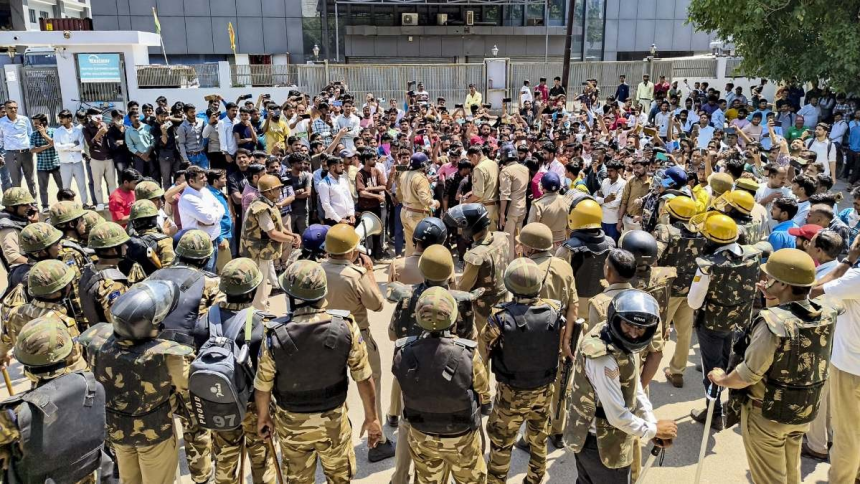Noida Labour Protest: મજૂરોના અવાજને દબાવવાનું ષડયંત્ર, નોઈડાના શ્રમિકોના સંઘર્ષનું અપરાધીકરણ અને પોલીસ કાર્યવાહીની સચ્ચાઈ 1 Noida Labour Protest