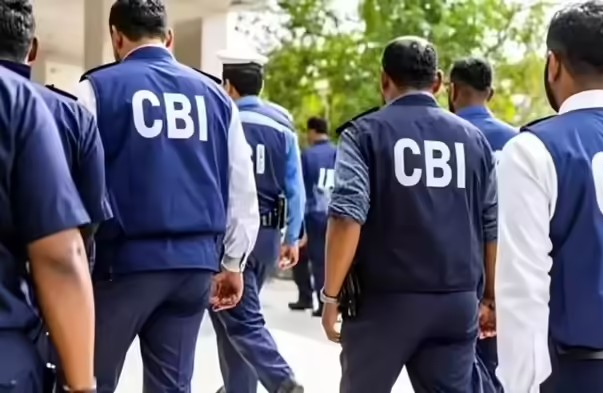 CBI Arrests Amitabh Jhunjhunwala: અંબાણી ગ્રૂપને મોટો ફટકો: 6,000 કરોડના બેંક કૌભાંડમાં RComના પૂર્વ MD અમિતાભ ઝુનઝુનવાલાની CBI દ્વારા ધરપકડ 1 CBI Arrests Amitabh Jhunjhunwala