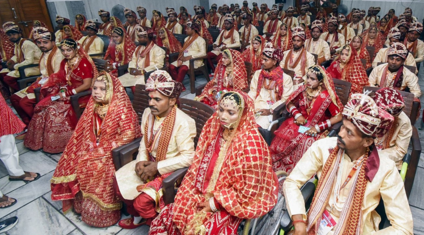 Number of bachelors rising in India: ભારતમાં કુંવારા યુવાનોની સંખ્યામાં વધારો, બેરોજગારી મુખ્ય કારણ; જાણો કન્યા પક્ષની પ્રાથમિકતાઓ શું છે? 1 Number of bachelors rising in India