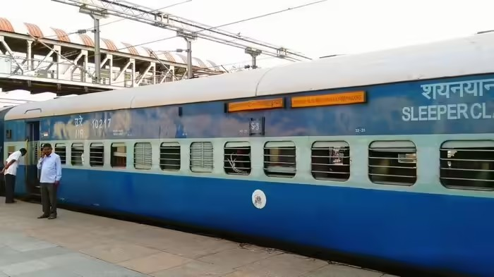 Railway New Rules: રેલવેના નિયમોમાં મોટો ફેરફાર, ૧ જુલાઈથી ટિકિટ વગર મુસાફરી કરવી પડશે મોંઘી, ₹૧૦,૦૦૦ સુધીનો થઈ શકે છે દંડ 1 Railway New Rules