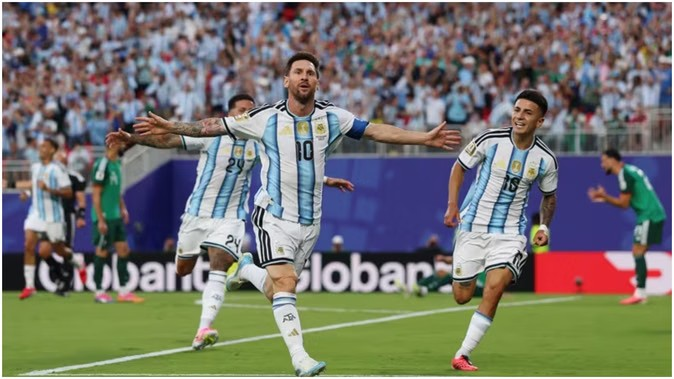 Lionel Messi FIFA World Cup: મેસીનું જાદુઈ પ્રદર્શન, અલ્જેરિયા વિરુદ્ધ હેટ્રિક સાથે વિશ્વ કપમાં ક્લોઝેના રેકોર્ડની કરી બરાબરી 1 Lionel Messi FIFA World Cup
