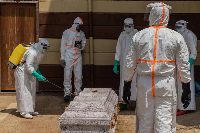 Ebola outbreak Congo: કોંગોમાં ઈબોલાનો કહેર, સંક્રમણના કેસો ૭૮૨ પર, ૧૮૧ લોકોએ જીવ ગુમાવ્યા 1 Ebola outbreak Congo