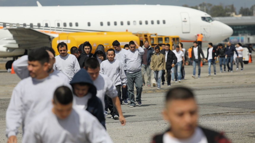 USA Deportation Indians: USA માંથી હજારો ભારતીયોને ડિપોર્ટ કરવાની તૈયારી: જાણો શું છે કારણ અને કોના પર છે ખતરો? 1 USA Deportation Indians